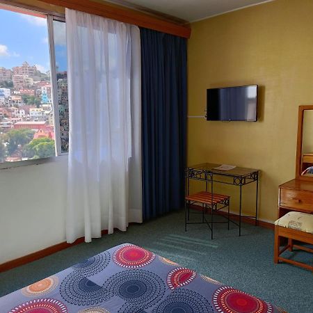 Aina Hotel Antananarivo Exteriör bild