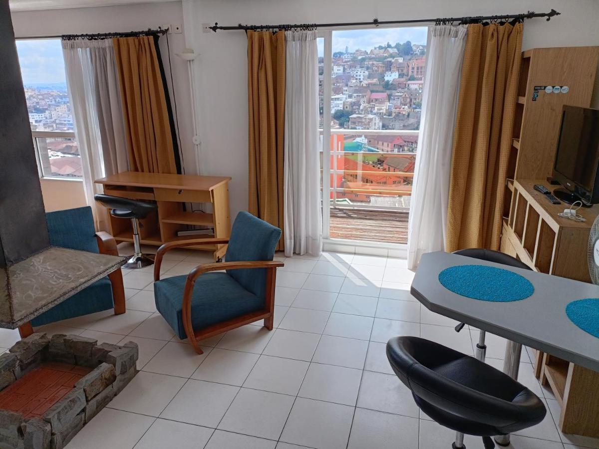 Aina Hotel Antananarivo Exteriör bild